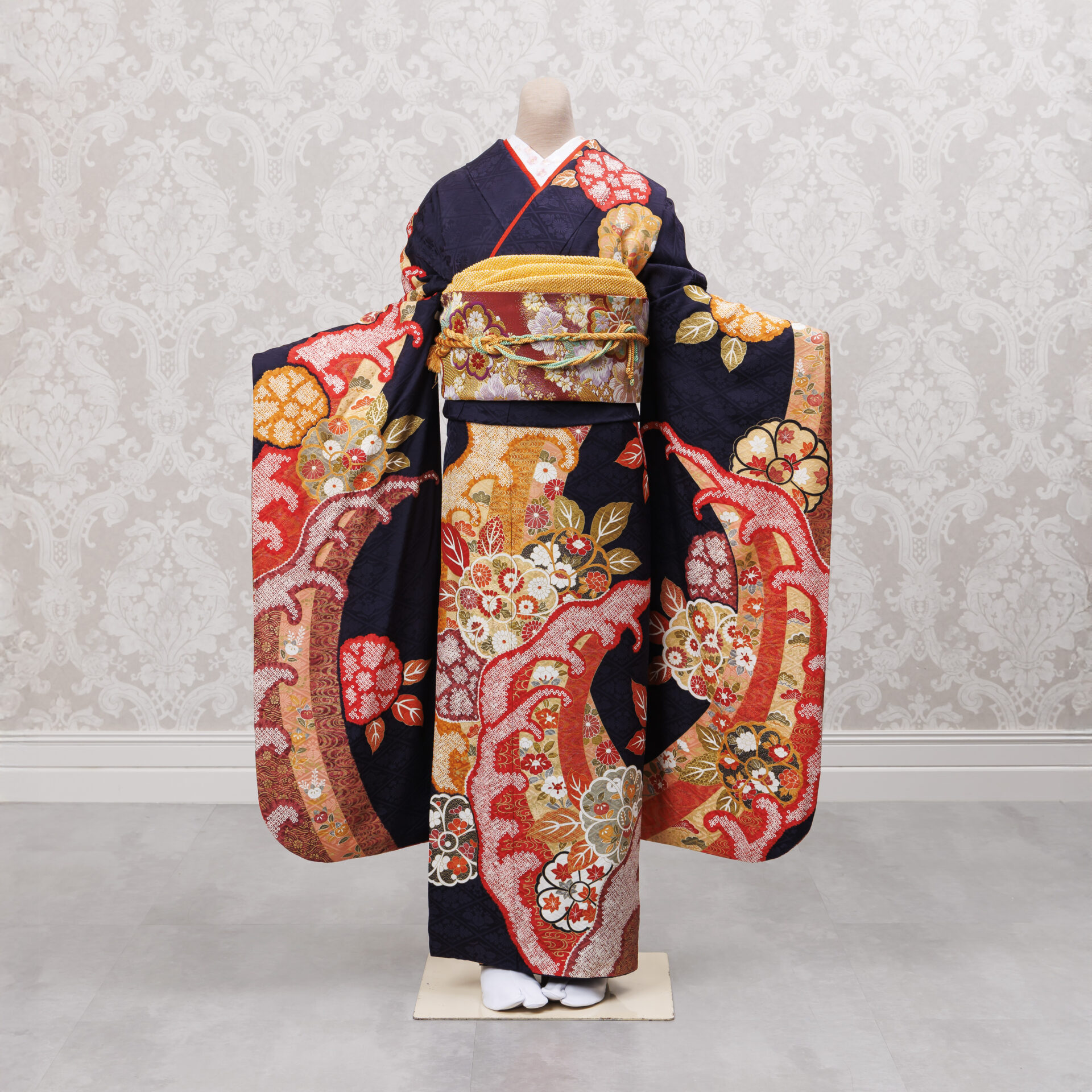 品番321　紺地しぼり花