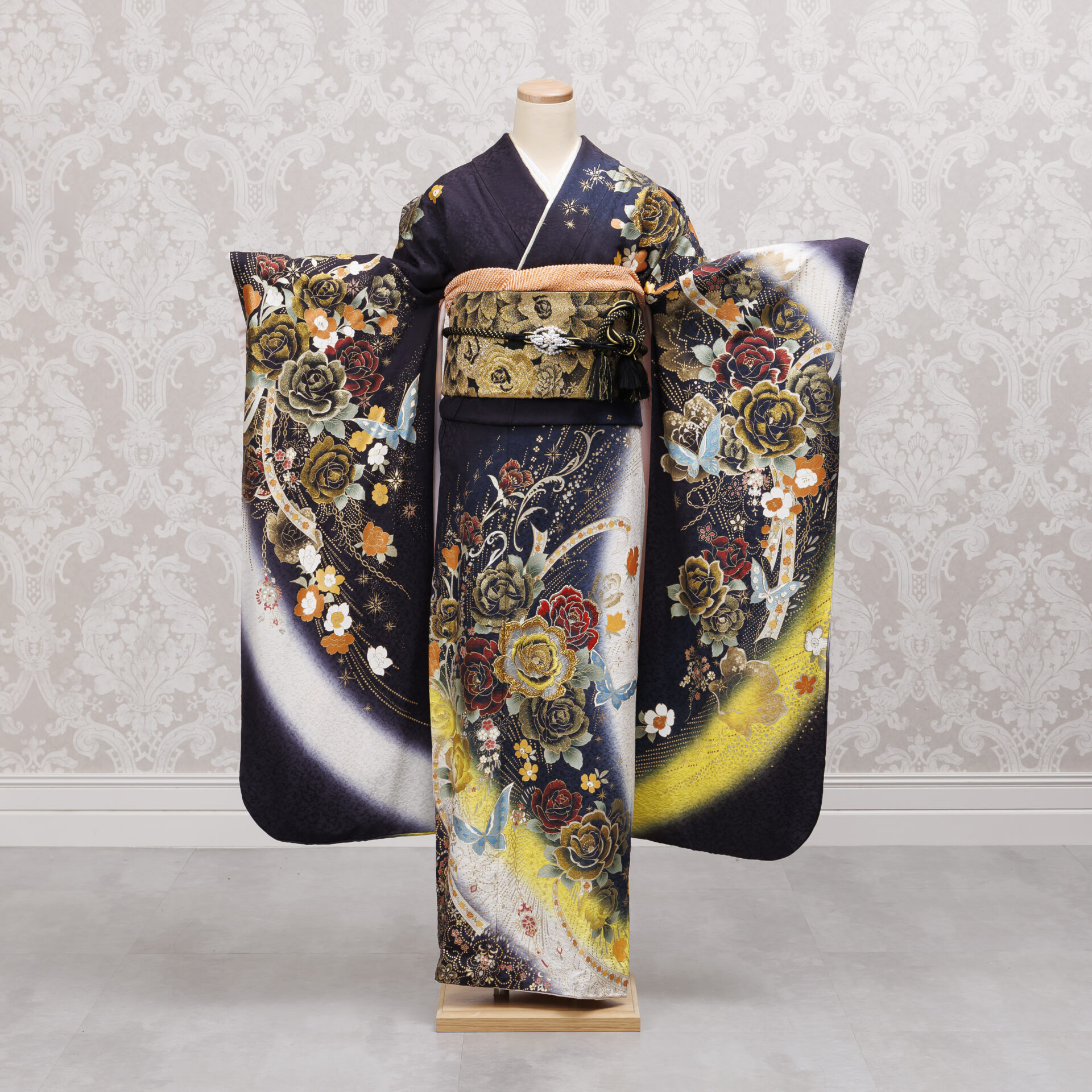 品番452　黒地/イエローバラに蝶