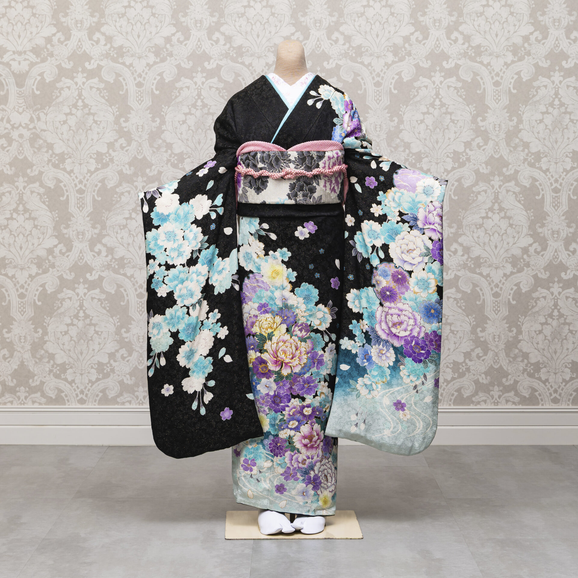 品番296　牡丹に水色桜