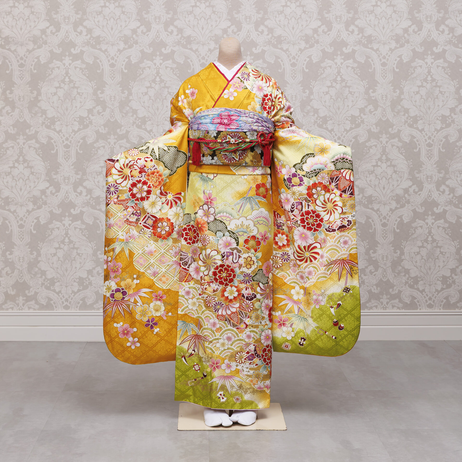 品番440　山吹色に鞠・笹