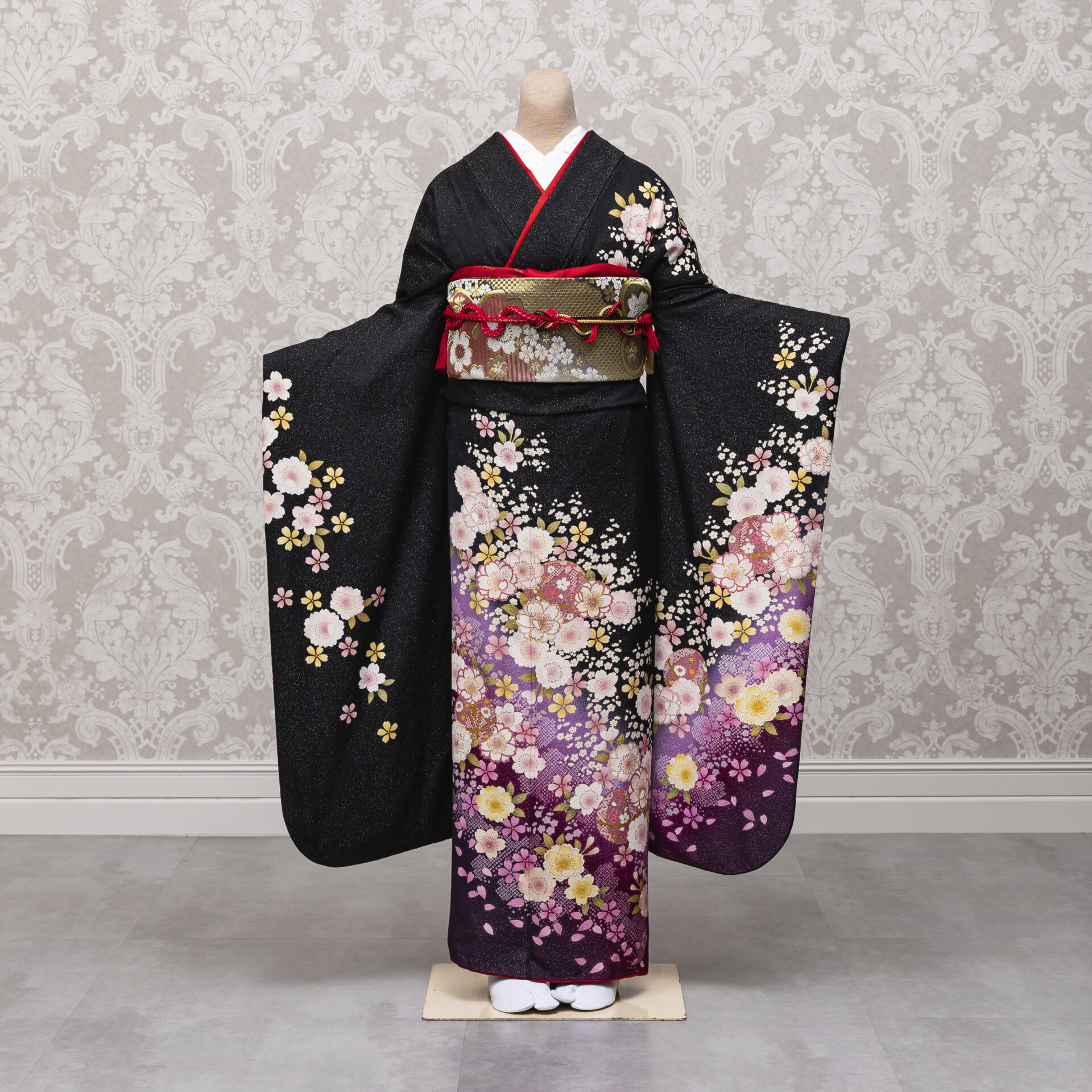 品番261　黒地ラメ入り　八重桜手まり
